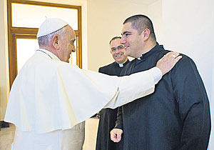 Der Hirte Papst Franziskus ist bei seinen Glubigen